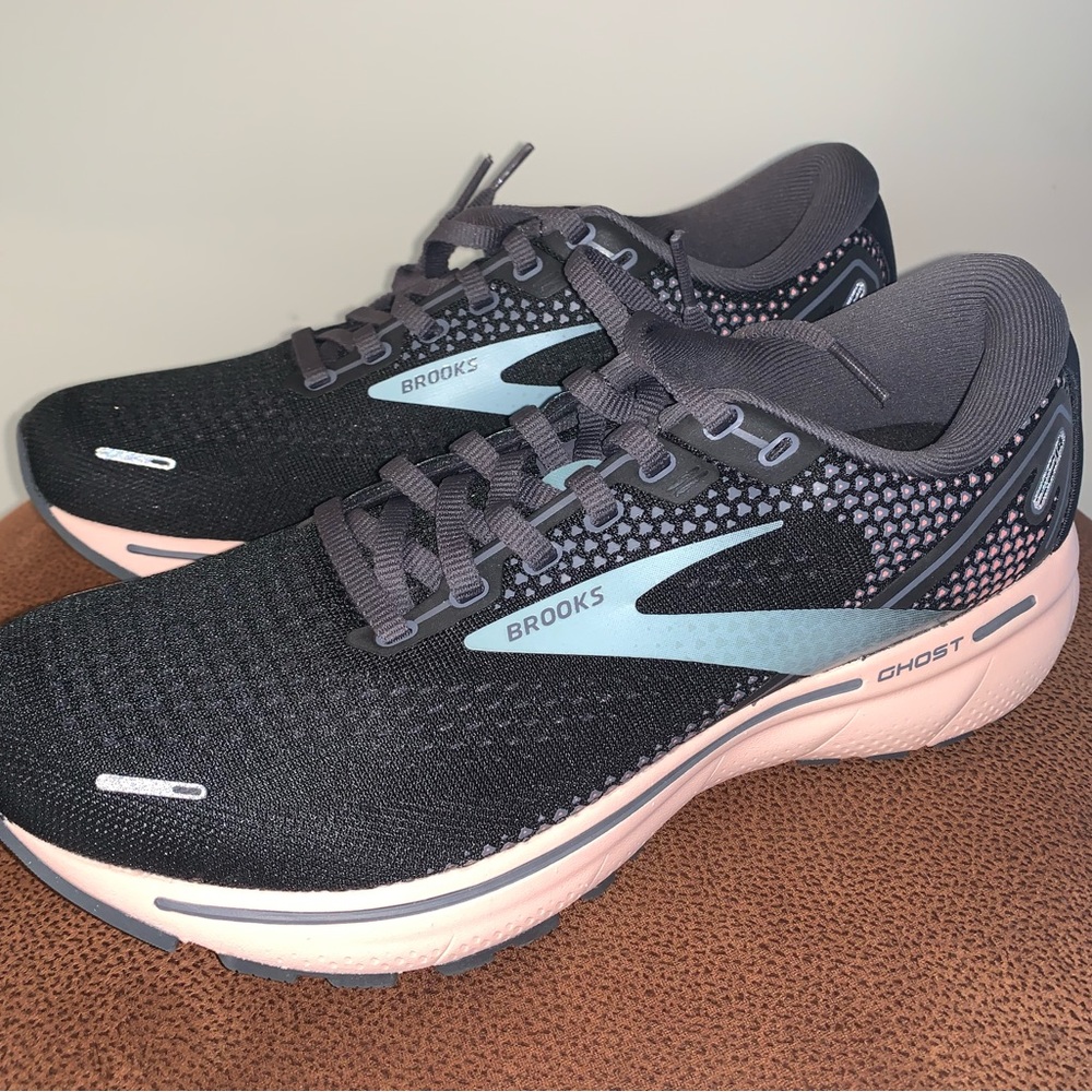 Brooks Ghost 14 black peach new